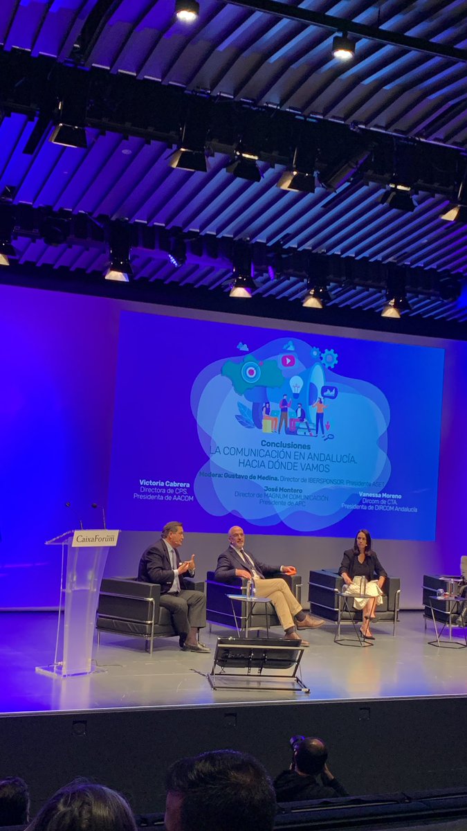 #JornadasAACOM
<a href="/gustavodemedina/">gustavo de medina</a> Director de @IBERSPONSOR y Presidente <a href="/aseturismo/">ASET</a> nos invitada a conseguir una economía colaborativa y apoyarnos entre todos.