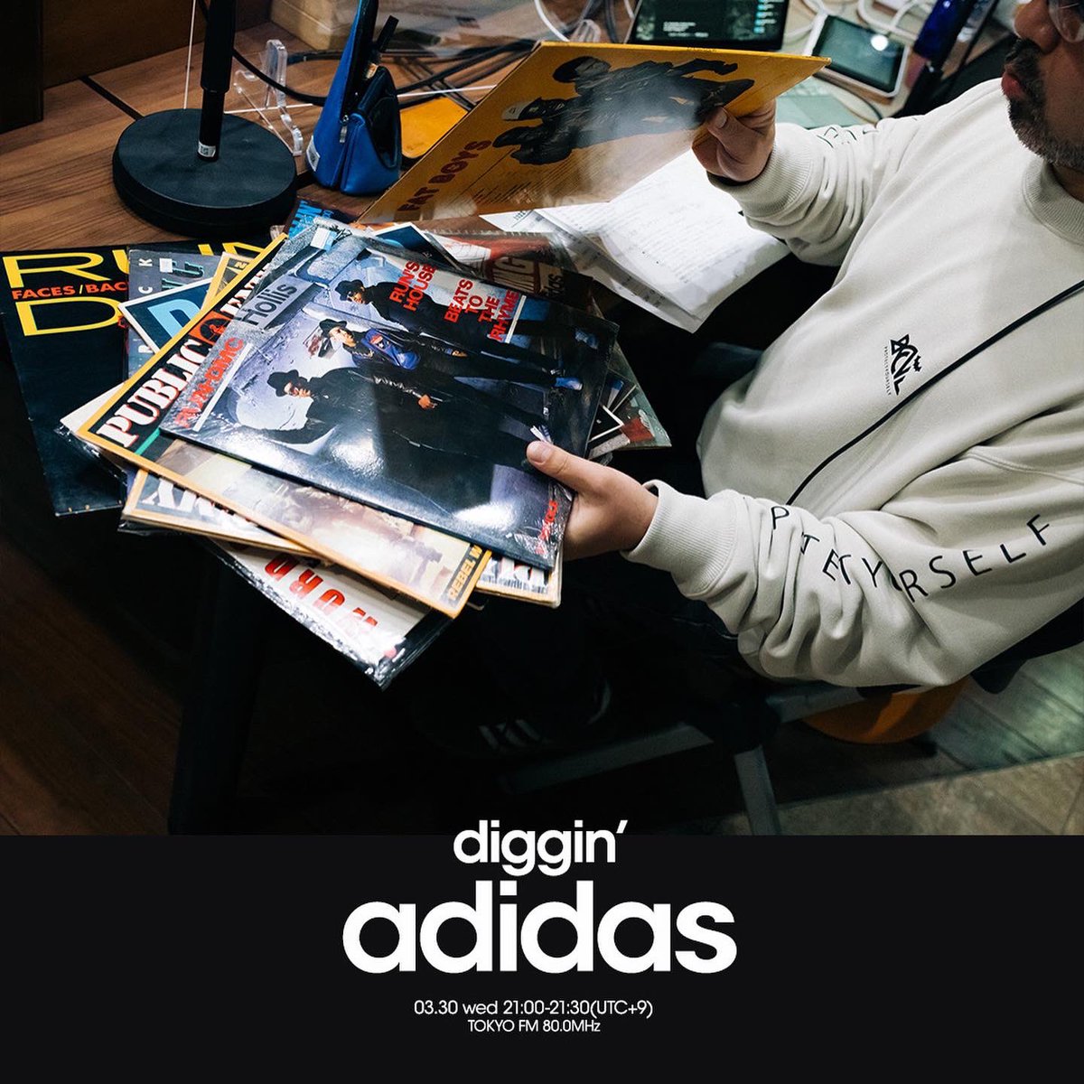 K_O_D_TOKYO_FM's tweet photo. DIGGIN‘ adidas
7 Pump That Bass/Live / #OriginalConcept
8 Davy's Ride / #DavyD
9 You're Gonna Get Yours (Dub / Terminator X Getaway Version) / #PublicEnemy
#kod_tfm @DJMURO @MACKACHIN @tokyofm https://t.co/vNE80sVsDb