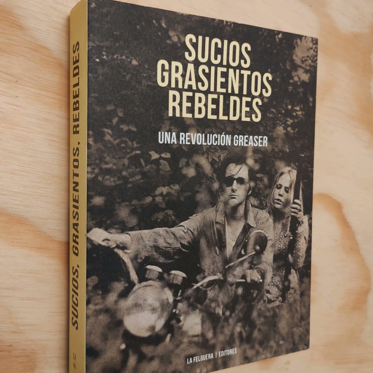 Librosdelreves's tweet image. Sucios, grasientos, rebeldes. Una revolución greaser ✊
Rising up angry.

Esta es una historia insólita y desconocida, una unión (casi) imposible entre la bandera confederada y el black power 
@La_Felguera

#greaser
#panterasnegras
#blackpanter 
#younglords
#risingupangry