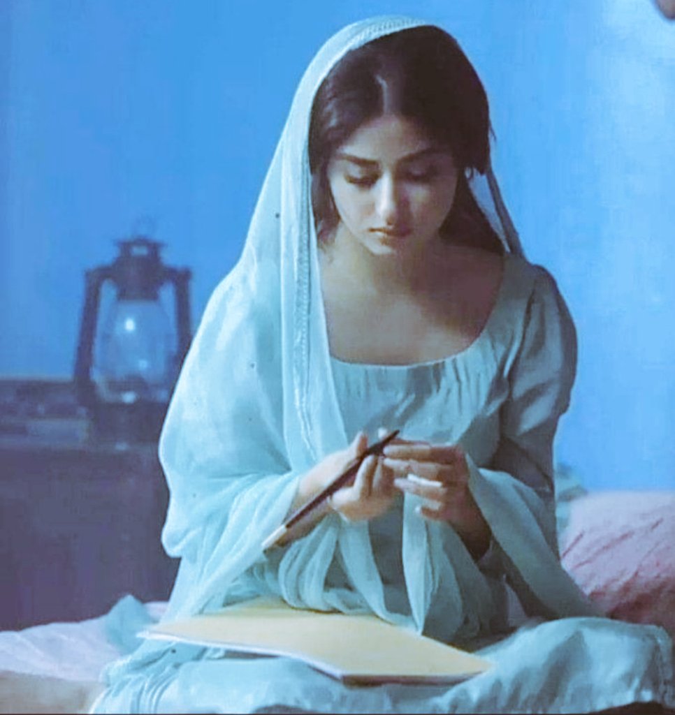 जहाँ तक मुमकिन था . कहानी सुनाई गई 

अब गला भर आया तो कलम उठायी गई...

💔💔💔