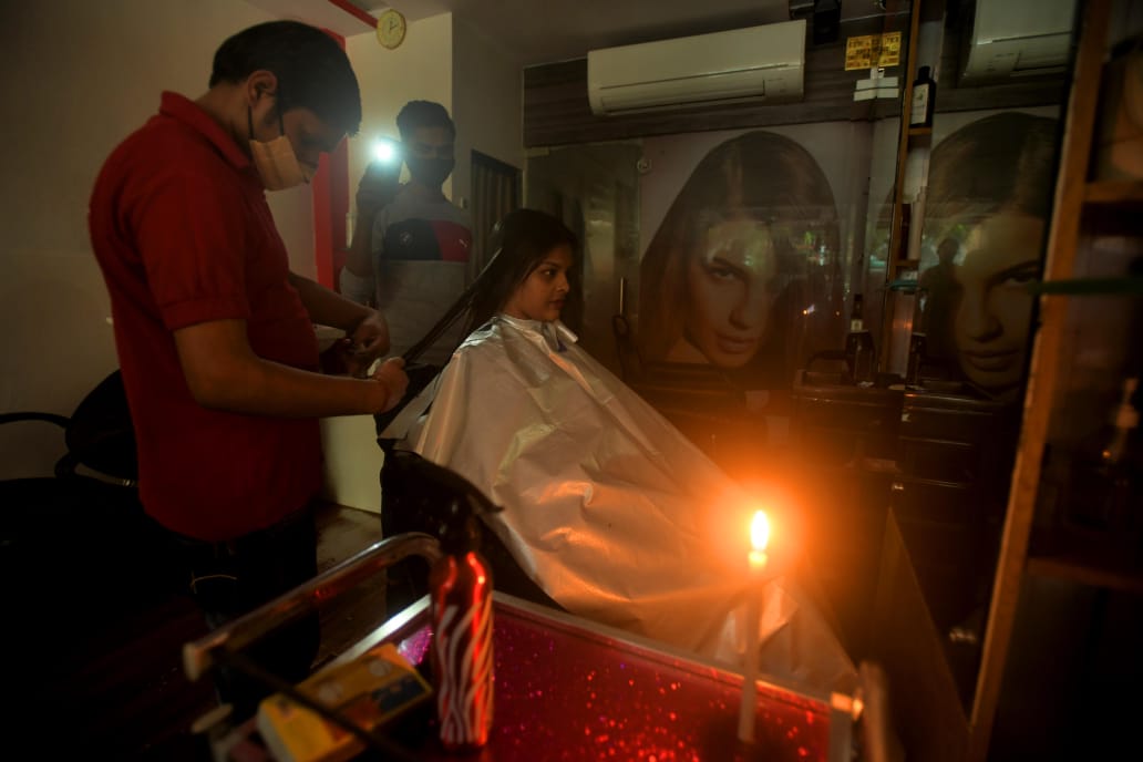 TOIMumbai's tweet photo. People face inconvenience due to power cut for over an hour in parts of Bhandup on Wednesday afternoon. #Mumbai https://t.co/I1YXBITIlQ