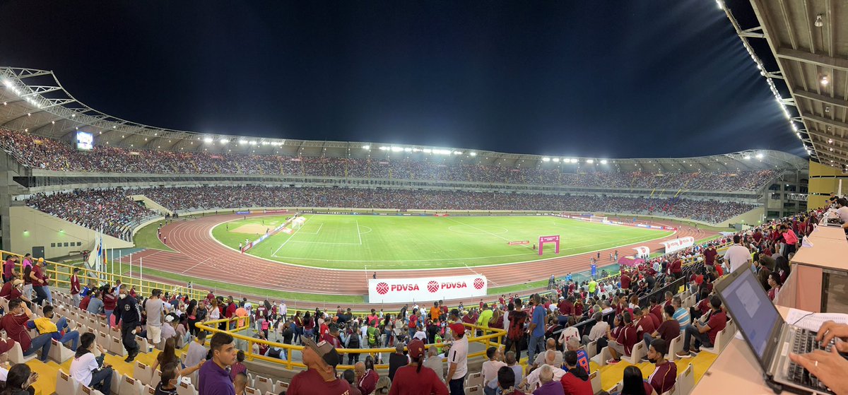📍<a href="/SeleVinotinto/">La Vinotinto</a> 🤝 @CTECachamay_ 

Fue un ambiente extraordinario el de ayer. Puerto Ordaz, fueron un público maravilloso. 

Ojalá la Vinotinto vuelva pronto para que  ustedes le regalen a Venezuela otro marco como este❤️🇻🇪