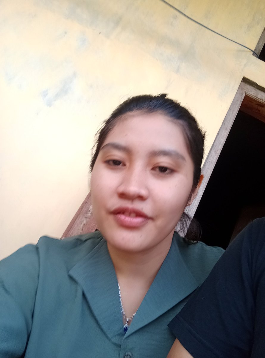 KFruticosa's tweet photo. Ketika di tanya kapan selesai skripsi nya:( https://t.co/9z93LflUrw