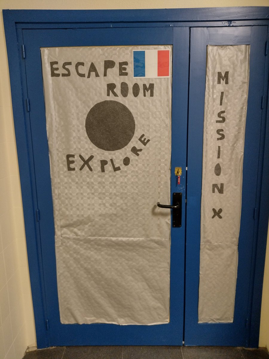 vanialagartija5's tweet photo. Casi listo el escape room de la semana cultural. La tripulación de 3° eso tendrá que trabajar codo con codo para arreglar su nave espacial y poder salir en 1 hora. Durante esta semana. Hemos trabajado la cond física de los astronautas. ¿Estarán preparados? https://t.co/risMzcBIGJ