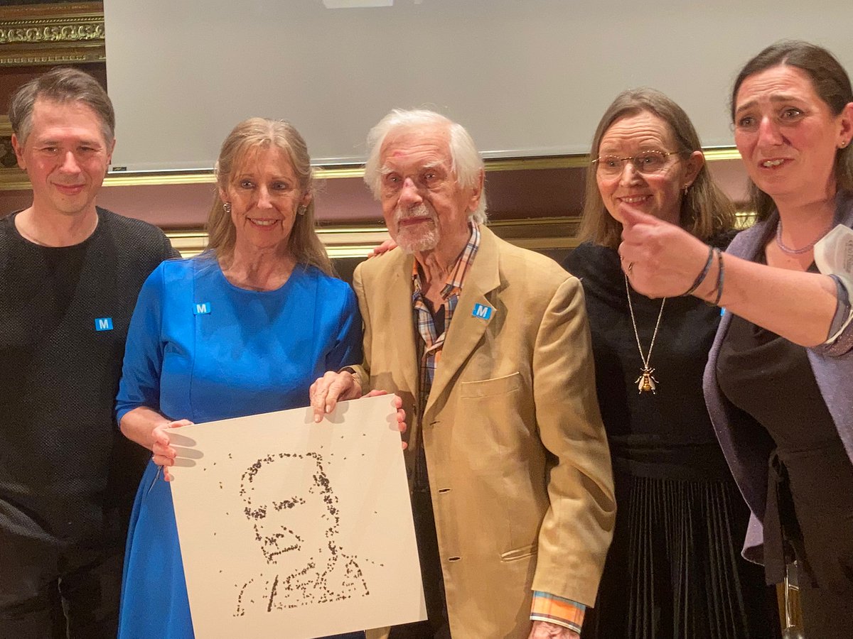 SNOWCASH432's tweet photo. Many congratulations to @HerbertWFranke on his opening exhibition "VISIONARY" at the @ooe_art! A monumental show depicting some his most historical digital artworks.
📸 from the opening yesterday
#HerbertWFranke #DigitalArt #OOEFrankeVisionary #OOEArt #FranciscoCarolinum https://t.co/DgKbSeWHzM