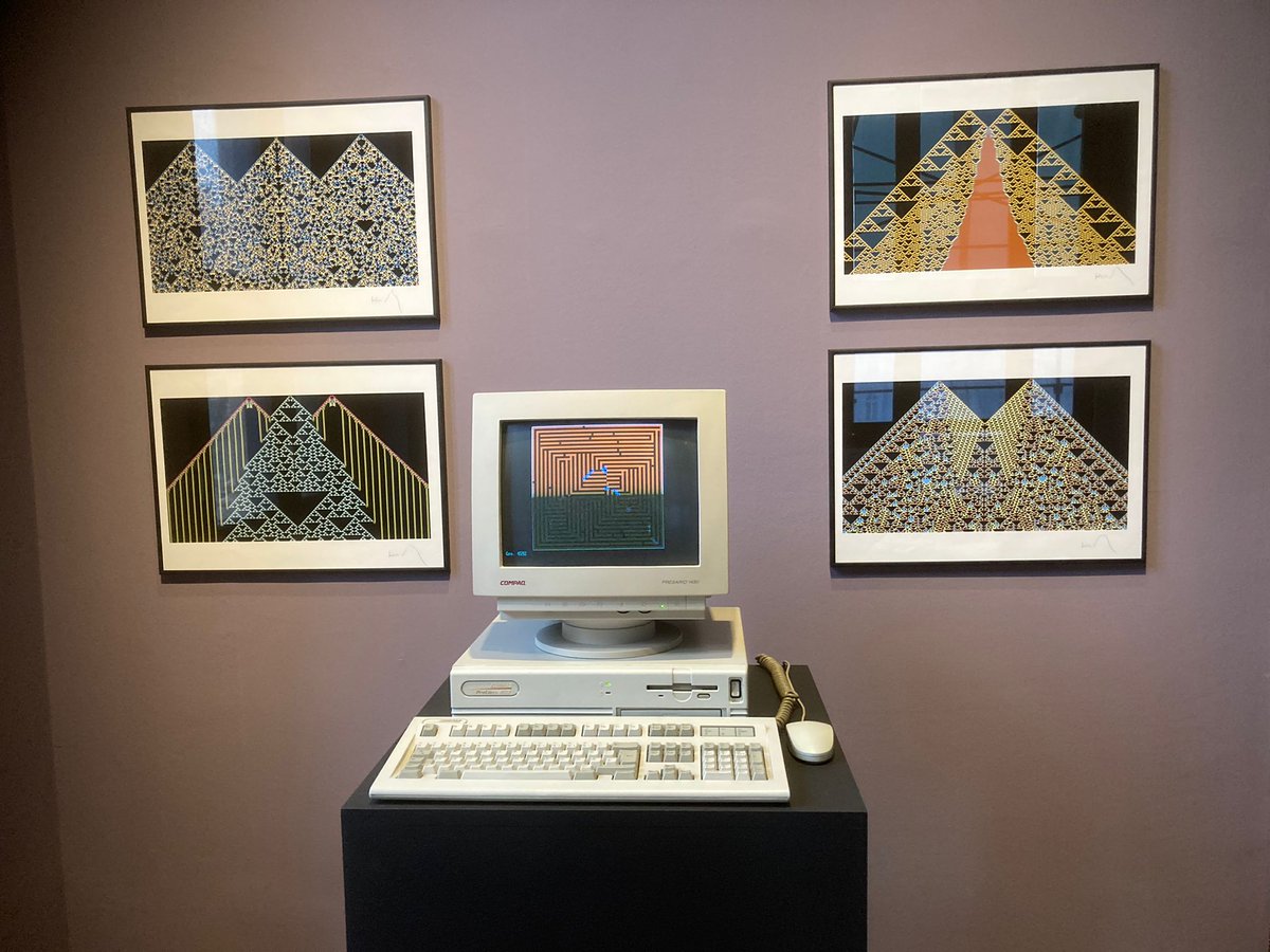 SNOWCASH432's tweet photo. Many congratulations to @HerbertWFranke on his opening exhibition "VISIONARY" at the @ooe_art! A monumental show depicting some his most historical digital artworks.
📸 from the opening yesterday
#HerbertWFranke #DigitalArt #OOEFrankeVisionary #OOEArt #FranciscoCarolinum https://t.co/DgKbSeWHzM