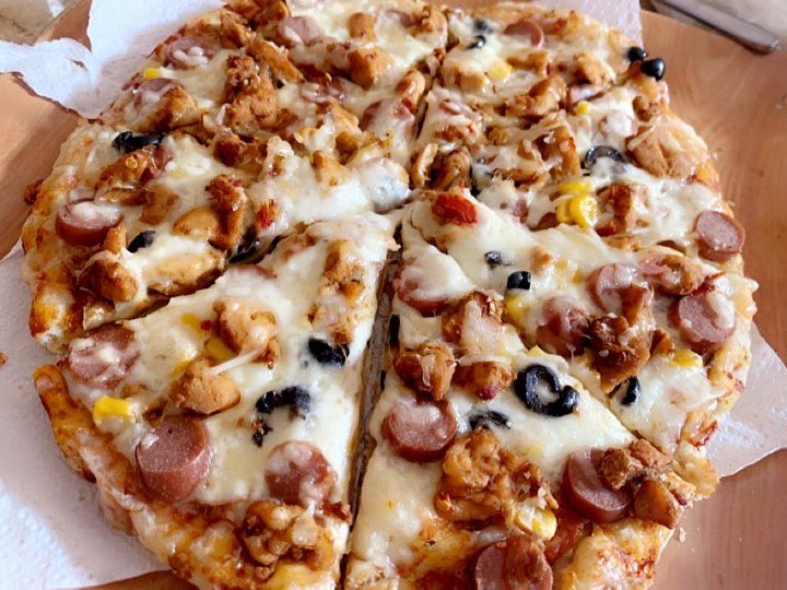 Munchplus_NG's tweet photo. Have u tasted good food today ?
Chicken shawarma 1500
Chicken cheese burger 1500
Samosa pack of 10  1000
BBQ wings pack 1500
Chicken midi pizza 4000
Dm or call 07013333004 to order 
Location :kaduna 
God bless you as u retweet https://t.co/eTlkpphn1H