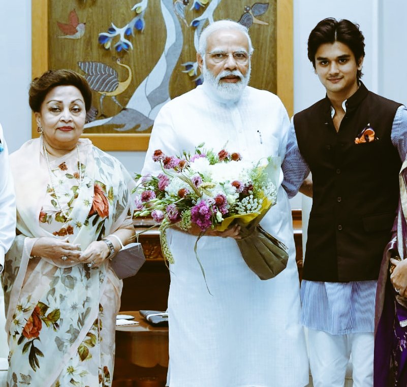 Scindia Online tweet media