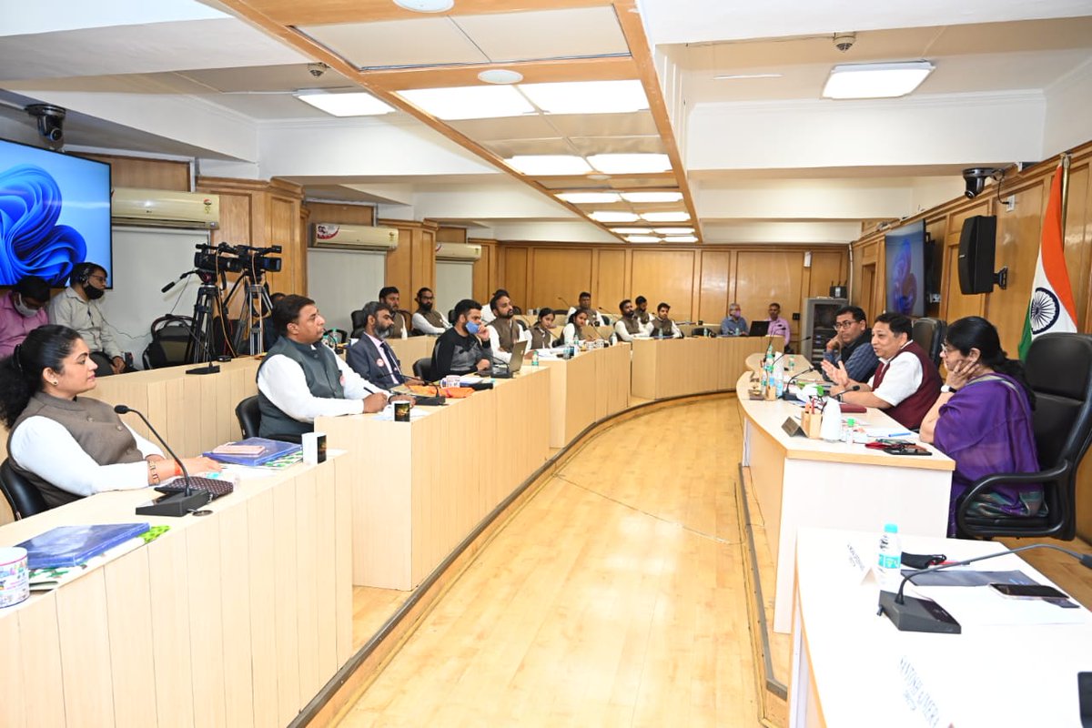 mit_sog's tweet photo. #MITSOG's MPG 17th batch students interacted with Shri. Sushil Chandra - Chief Election Commissioner of India on Day 8 of National Study Tour 2022
Election Commission of India @ECISVEEP
#CareerinPolitics #NationalStudyTour https://t.co/DpP2DYbvdP