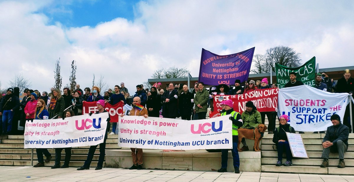 UoNCasuals's tweet photo. Contrary to some reports, @UoNUCU members have received invaluable support from students at @UniofNottingham! From the fantastic @NottsRentStrike students currently occupying management offices in solidarity with us, to the many @UoNSU Officers who've backed our demands  1/3 https://t.co/n3G5jC94FC