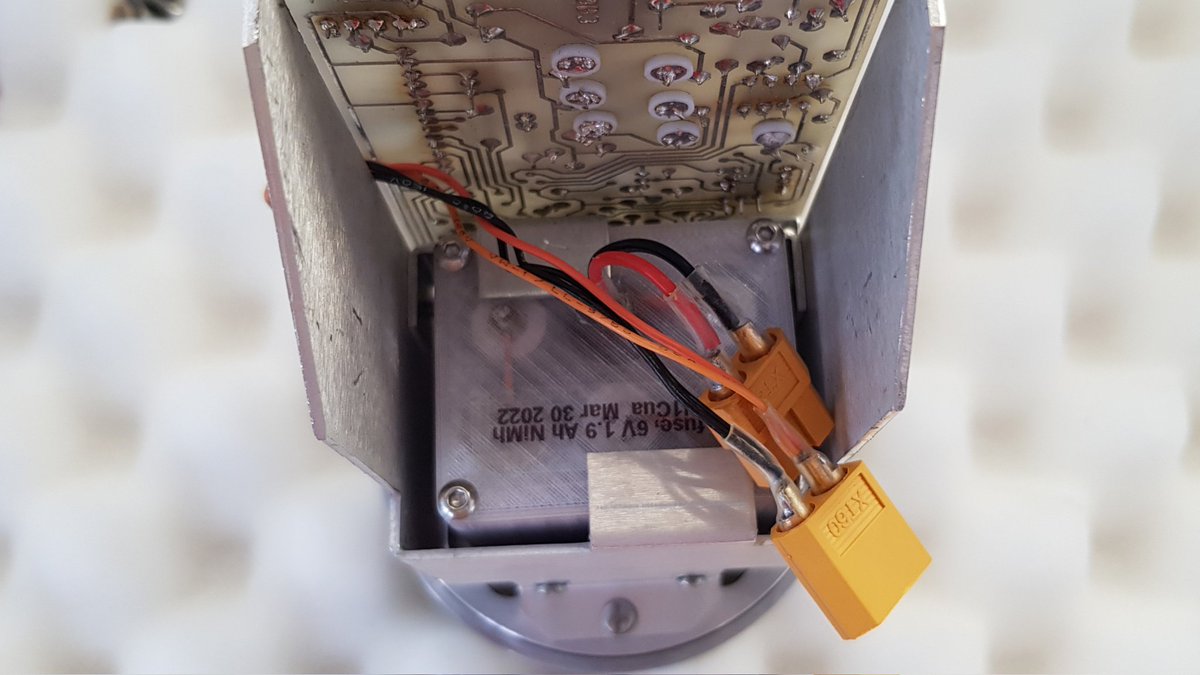 Rad1URGE's tweet photo. New battery, 5S1P NiMh, 6V, 1.9 Ah with 1A fast blow fuse https://t.co/LQbZYV9SqC
