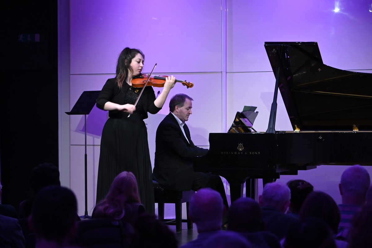 ROSLARTS's tweet image. Emmalena Huning took home the ROSL Award for an Australian musician of promise #ROSLAMC