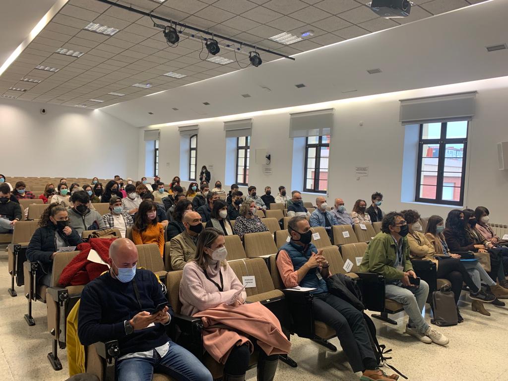 DicampusForm's tweet photo. ¡Hoy conectamos alumnos/as y empresas en un evento de #Networking! 

Gracias #ElTajalápiz, #Egos, @MerkleSpain, @PLGlobal1, @Pau_Brana, @Talento_Corp, @Capgemini_ES, @standup_seo, @abamobile_sp, #ADNMobileSolutions y Auditores Consultores Asturianos, S.L.L.

@empleo_gijon #gijón https://t.co/AOYIxxSe98