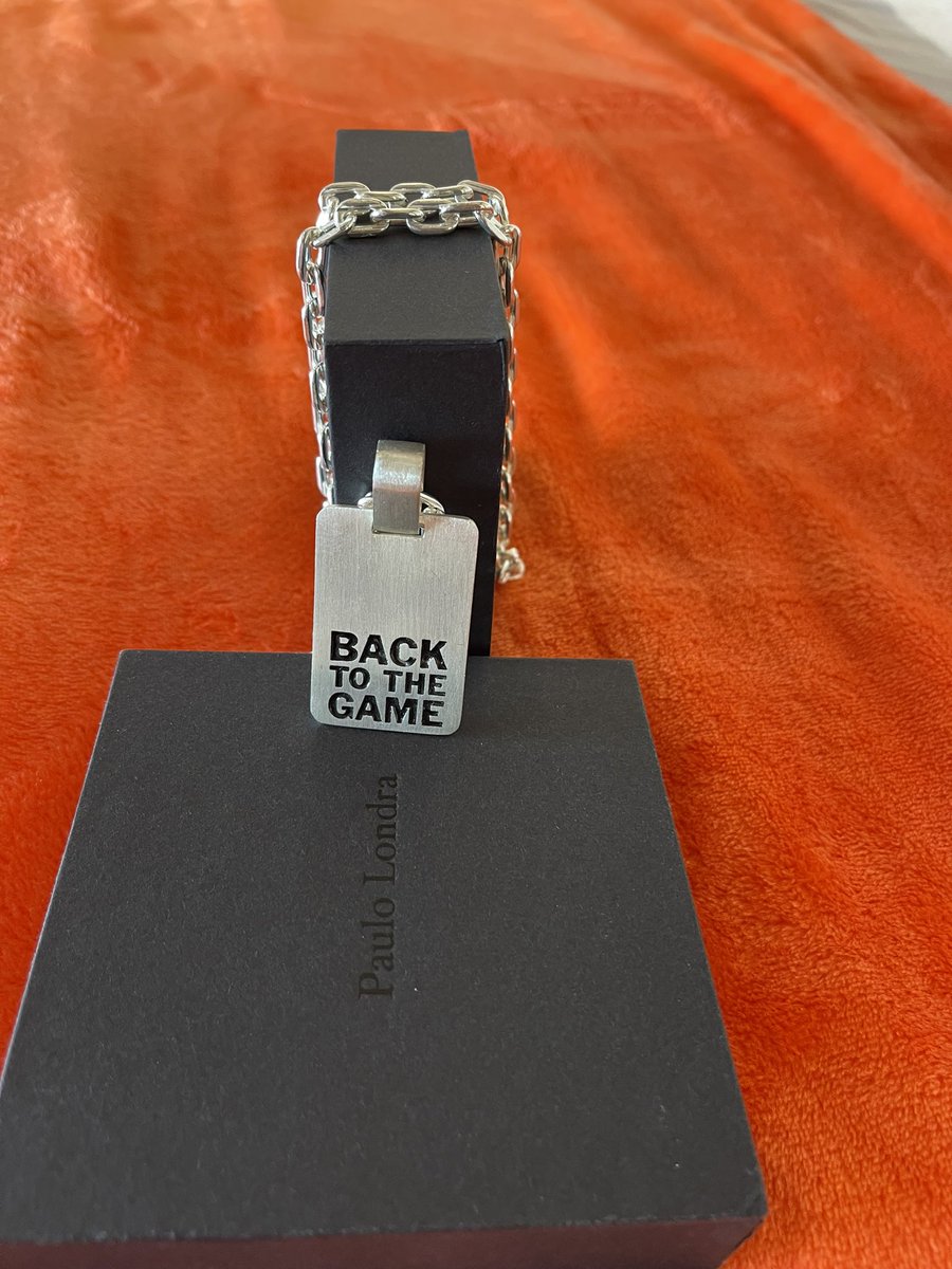 IbaiLlanos's tweet photo. Mirad el regalito que me ha enviado Paulo Londra. https://t.co/gxDgZ3mg08