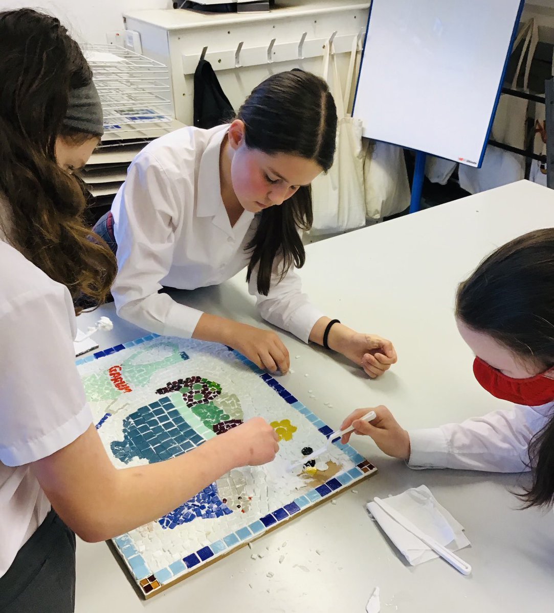 Year 8 & 9 students worked hard this lunchtime on the mosaic panels for The Resonate  Feast Festival. @KHVIIIClassics @KHVIIIArt @WarwickClassNet