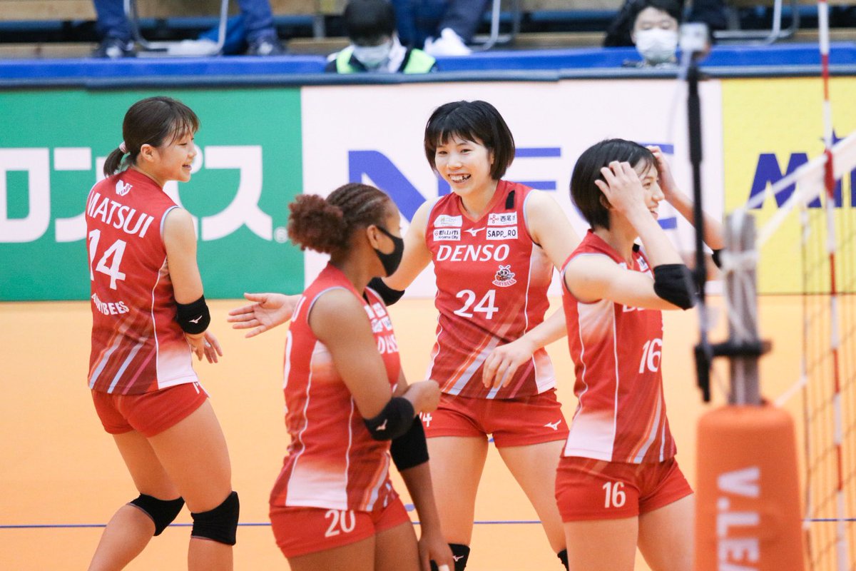 pkn_odak's tweet photo. 大好きなチームすぎる🥺あんなに毎週試合行ってたのに1回しか試合行けないとか社会人辛い😂

1106宝来屋郡山総合体育館
#デンソーエアリービーズ
#densoairybees https://t.co/MJdorOYur7