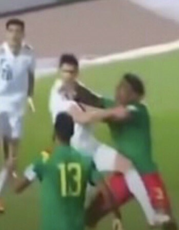 la_vagueverte's tweet photo. La FAF doit impérativement faire un recours après de la #FIFA après ces inadmissibles erreurs d’arbitrages. Mr Amara réveille toi ! https://t.co/NdSXVmEheD