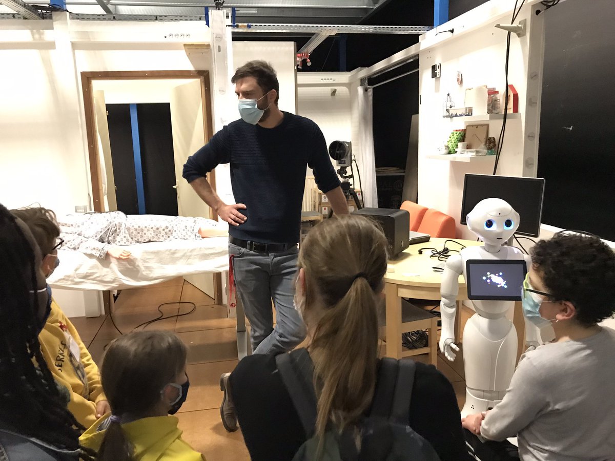 labo_Loria's tweet photo. Les Petits Débrouillards @EstPetits nous rendent visite au #CreativLab pour un après-midi d'échanges avec les chercheurs !
@Univ_Lorraine @CNRS_Centre_Est @INS2I_CNRS @Inria_Nancy https://t.co/rdBtNlGPt7
