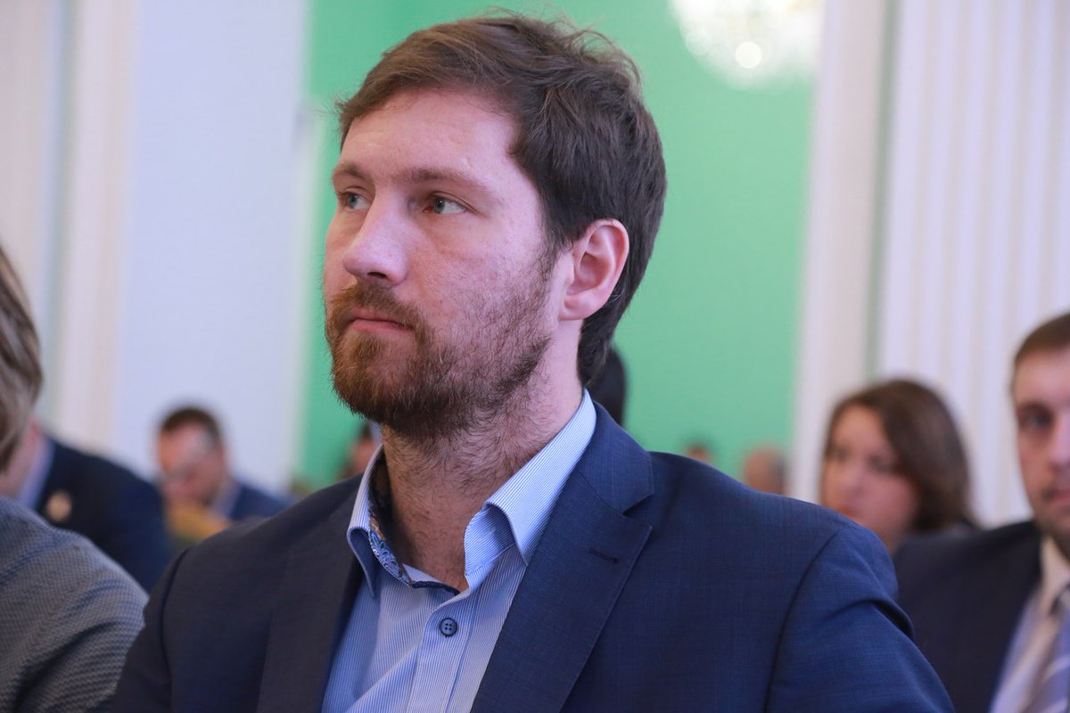 ⚡️Дмитрия Петренко отпустили, суд перенесли, но прямо сейчас его забирает ФСБ прямо от Октябрьского суда!

Ему удалось передать нам информацию. Публикуем её в треде ниже 👇

Нужен максимальный репост, единственного независимого депутата в Омске прямо сейчас собираются посадить!
