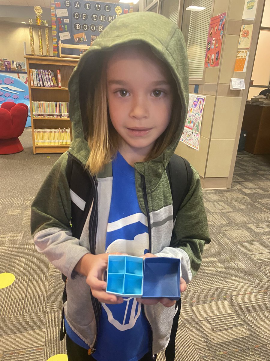 I love it when kiddos check out Origami books and then bring the results to show me! <a href="/RidgeviewKISD/">Ridgeview Elementary</a> @KellerLibraries <a href="/KellerISD/">Keller Schools</a> #libraries #Origami