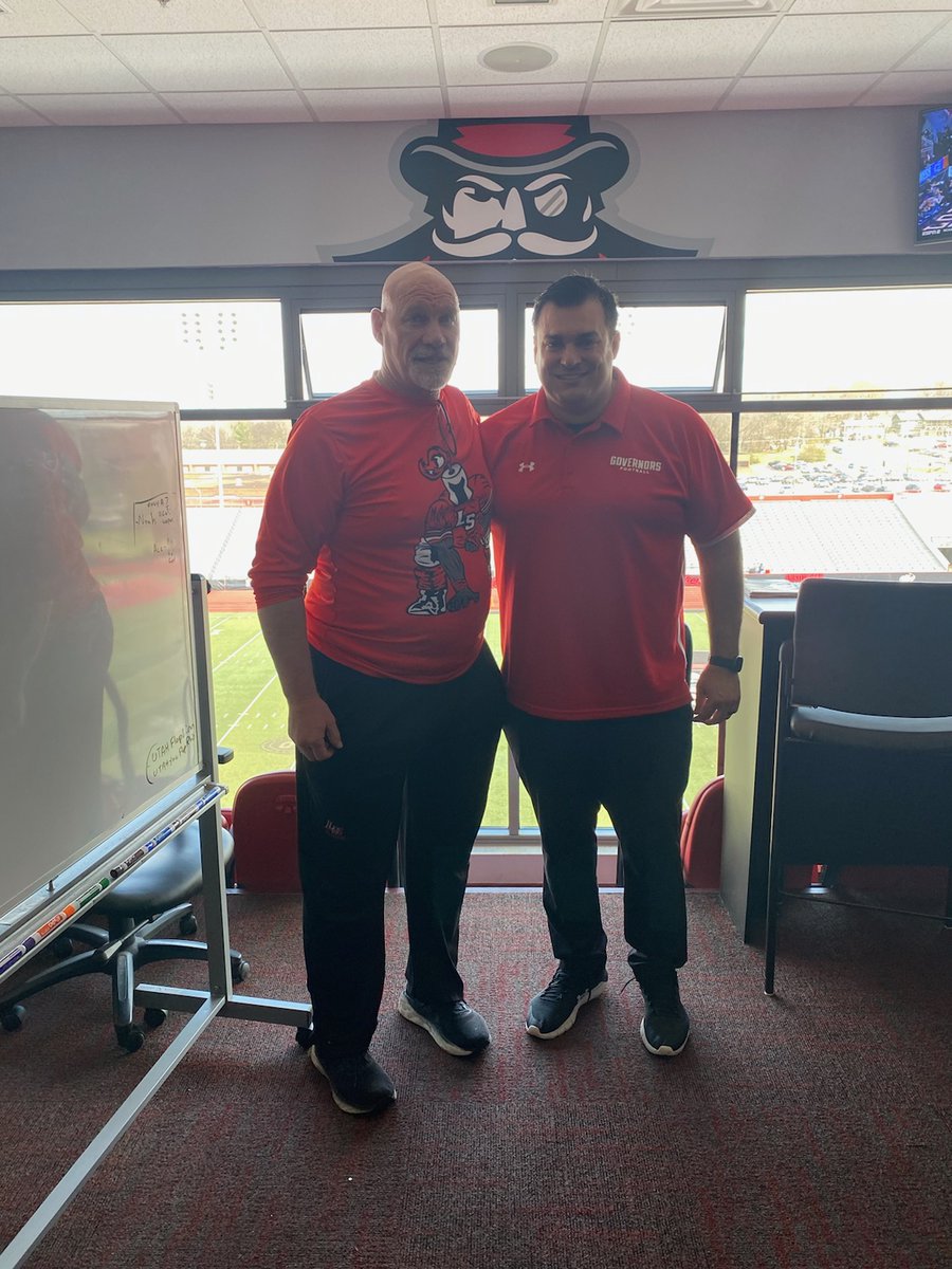 Coach Stanchek '04 - The student becomes the teacher....

Check out this Alumni News snippet here:  lasallelanceralumni.net/alumni-news/

#LancersGivingBack
#LRD