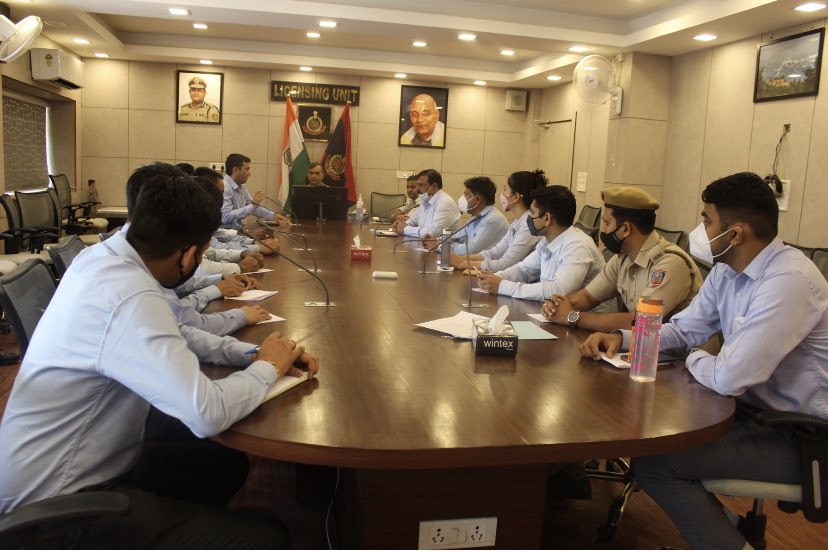 DP_Licensing's tweet photo. Licensing unit is a service delivery unit whose nature &amp; functioning is different from other @DelhiPolice units.
Orientation course commenced today for the newly transferred personnel to make them aware about its functioning.
#WeCare
#ServicebeforeSelf
@CPDelhi @SanjaySingh_IPS https://t.co/jE5E1hbJ0A