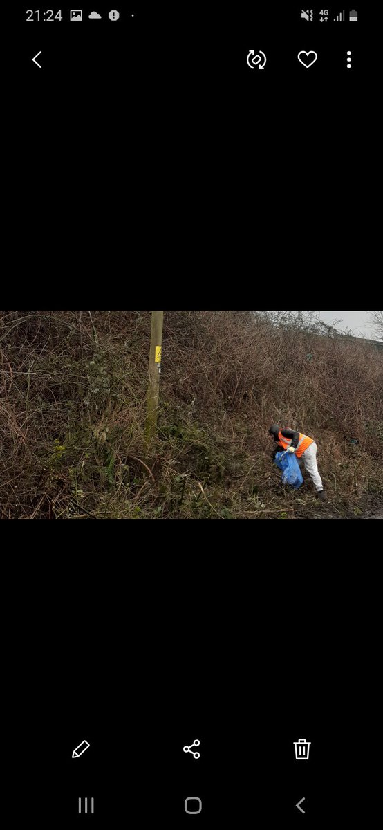 hmppswales's tweet photo. We've been up to Gelli-Gynore road in Penllergaer doing a litter pick for spring clean week @SwanseaCouncil @kathyatkwt @Keep_Wales_Tidy 
#SpingCleanWeek 
#SpringCleanCymru 
#CommunityPaybackWorks 
#TakeYourRubbishHome https://t.co/rd4tP9jJv1
