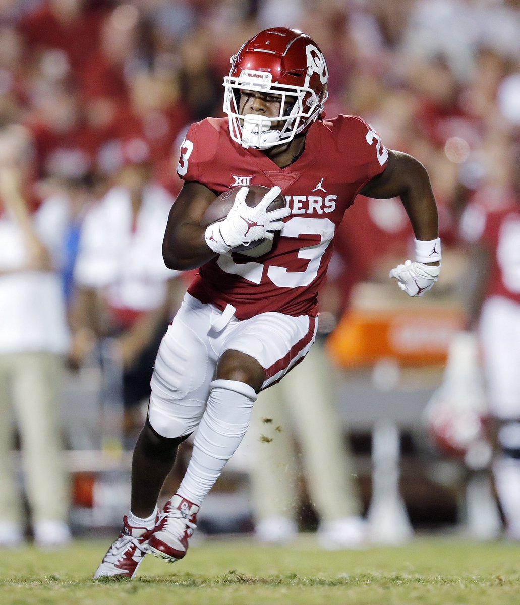 OU_Football's tweet photo. Happy 21, 2️⃣3️⃣!

@T0DD_hudson | #OUDNA https://t.co/tqlBjTHHQb