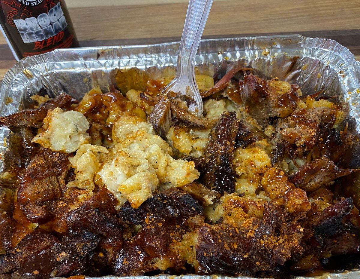 MotorMouthMI's tweet photo. #beardedbutcherseasoning #brocklesnar #brisketmac https://t.co/P9yHpbyGJa