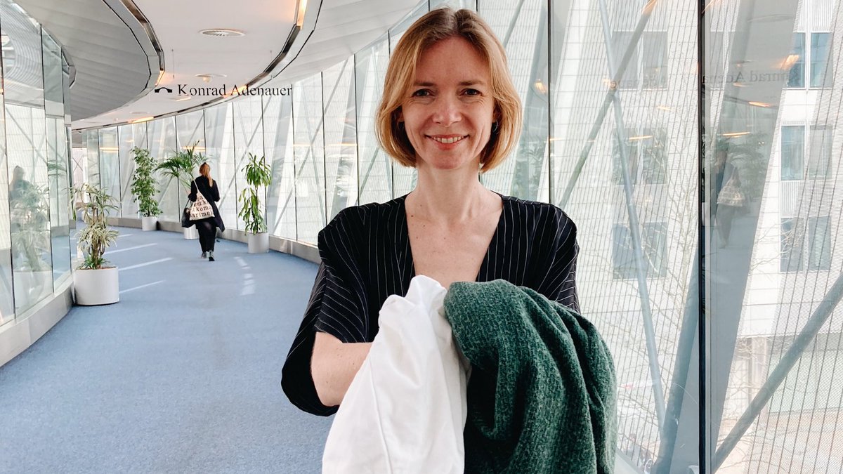 anna_cavazzini's tweet image. Today, the @EU_Commission presented its Strategy for Sustainable and Circular Textiles - a long overdue step given the negative environmental and social impact of the sector. Here is a first assessment of the announced initiatives. [1/7]