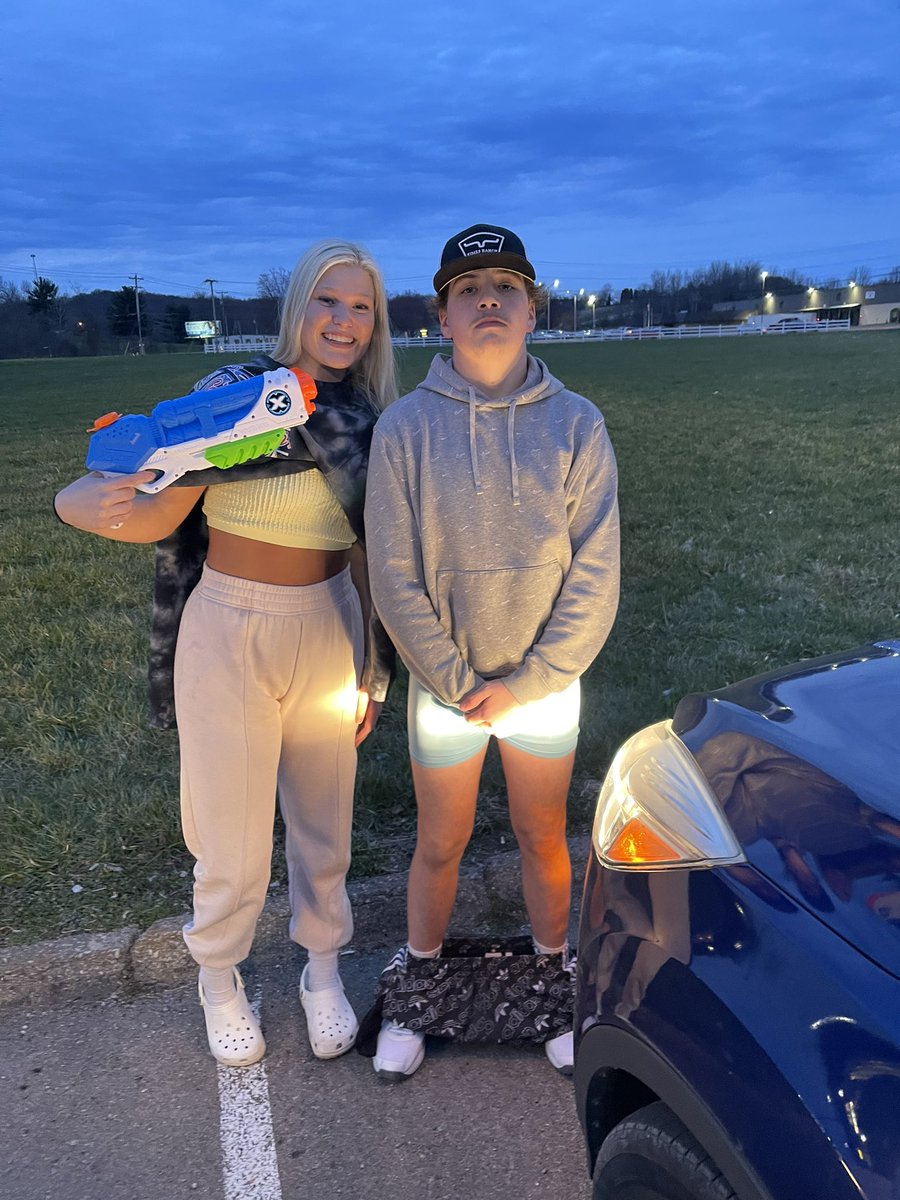nlseniortag22's tweet photo. sheisty shoota #seniortag2022 https://t.co/WJN7zd5Quy