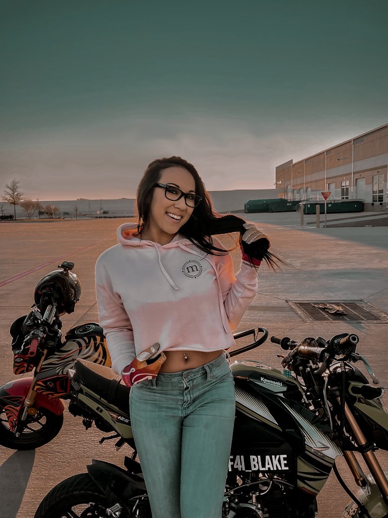 The weather is warming up here in the Northeast so we just cut the bottoms off these hoodies. Enjoy! (Kidding)
⁠
SHOP OUR LINK IN BIO⁠
#motorizedcoffee⁠
⁠
#coffee #streetwear #crophoodies #carsandcoffee #carenthusiasts #stuntbikes