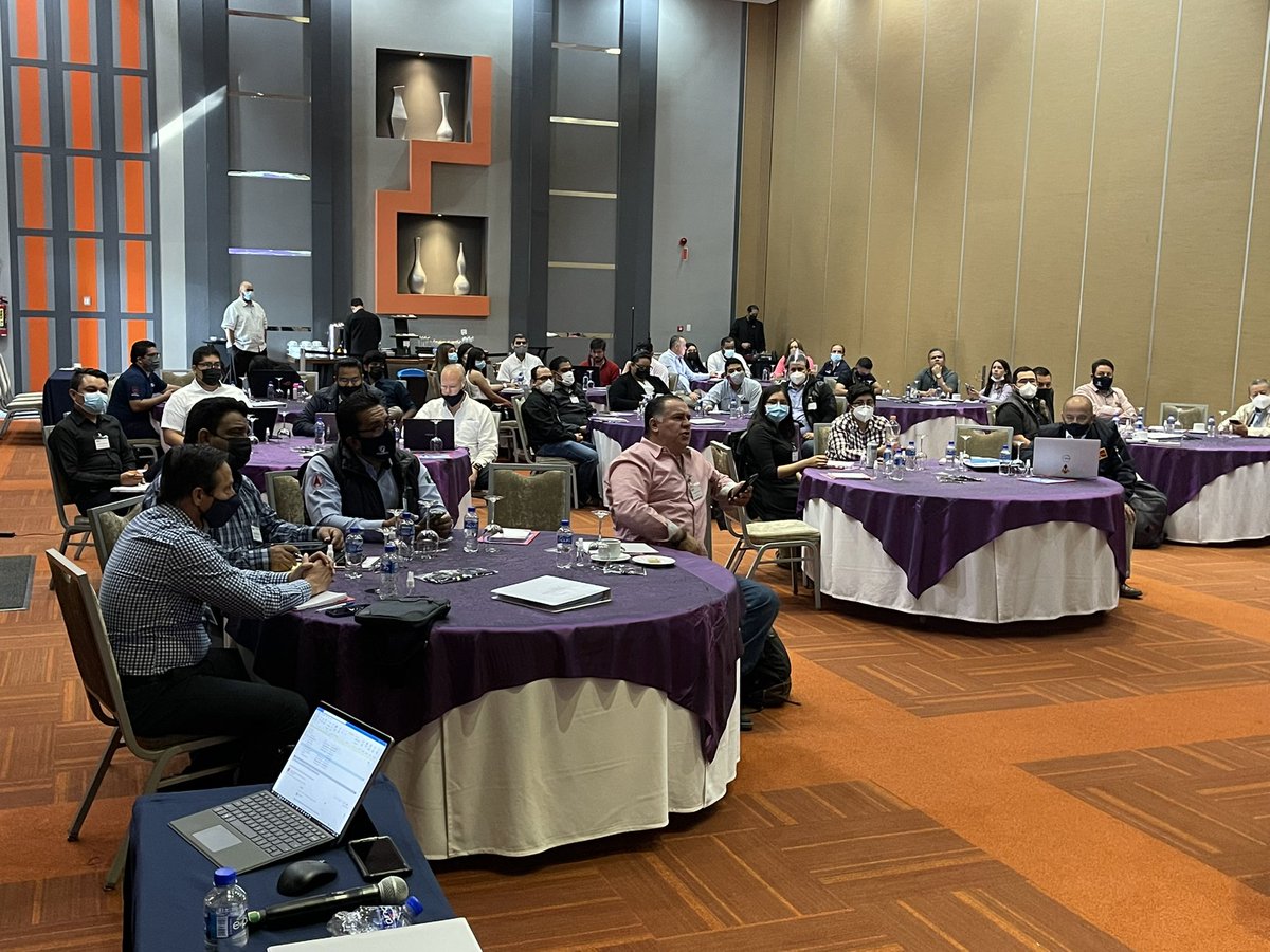 amracimx's tweet photo. En la Ciudad de Guadalajara se lleva a cabo el primer seminario presencial después de dos años de ausencia organizado por el Fire Prevention Institute con el apoyo de AMRACI-CONAPCI y con la participación de FM Global
#amraci #conapci #Fmglobal #contraincendio #ingenieria https://t.co/3C3KPTpE23