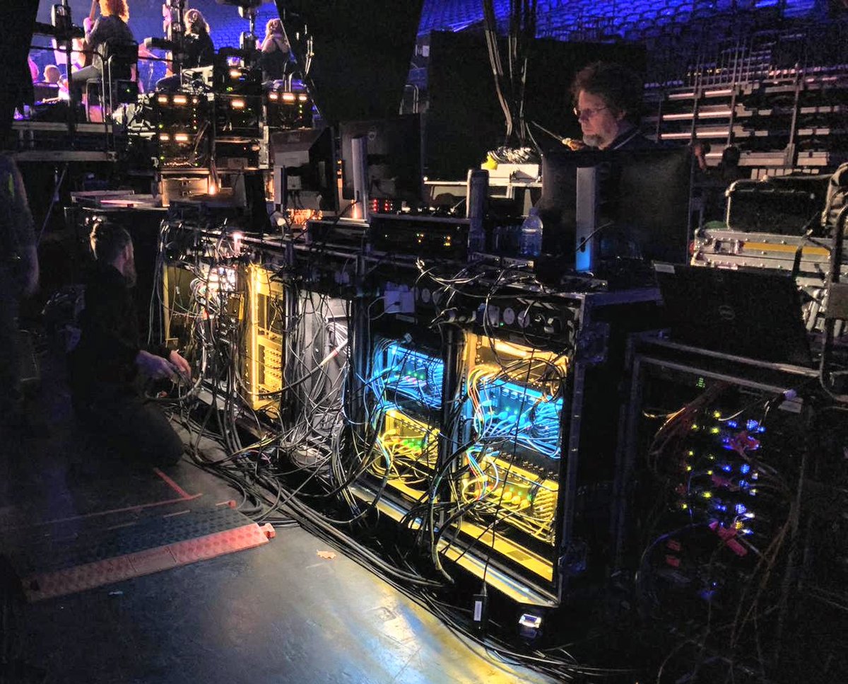 qedproductions's tweet photo. Proud to work with @OgleHog donating our video control equipment &amp; services for last night's #ConcertforUkraine. Four #disguise_one vx4 &amp; two gx2c servers, 4k switching, fibre etc, feeding 200sqm of LED supplied by #CreativeTechnology.  Donate #decappeal https://t.co/6fGGaon2aC https://t.co/PtxSxh8SWp