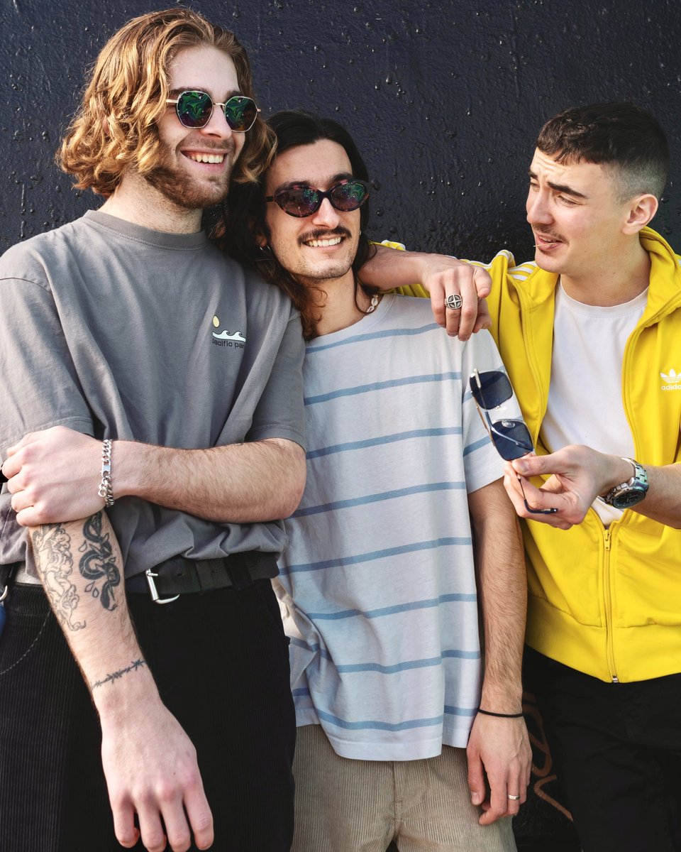 beach scum tweet media