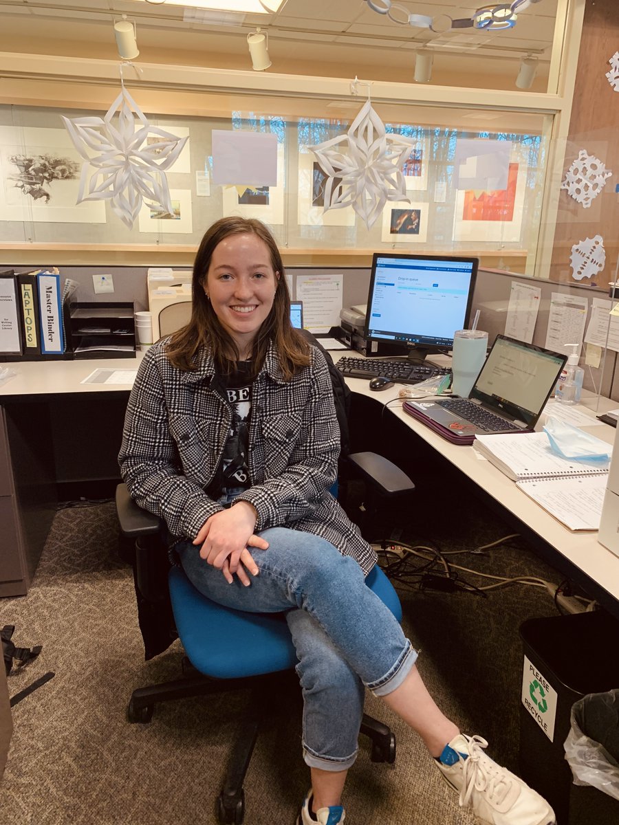 GVWritingCenter's tweet photo. When asked about how to practice Wellness Wednesday, our lovely receptionist Lauren has this to say, 
"Things like working out and taking time to relax with friends by playing card games helps with the stress of academia" 
Take some time for yourself today, and have a little fun! https://t.co/k6IRrSr7zA