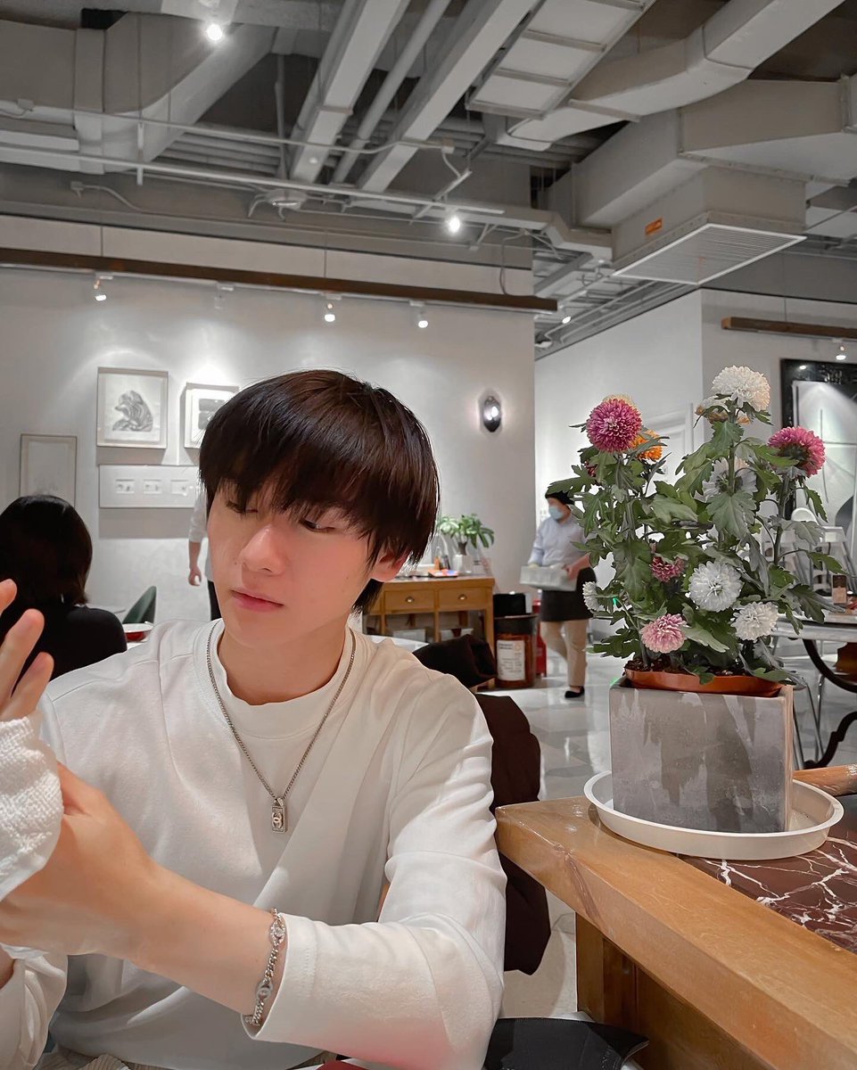 fktsmoon's tweet photo. The most beautiful
#NINEISBACK #DinnerdatewithNine https://t.co/NCD9AKaiCM