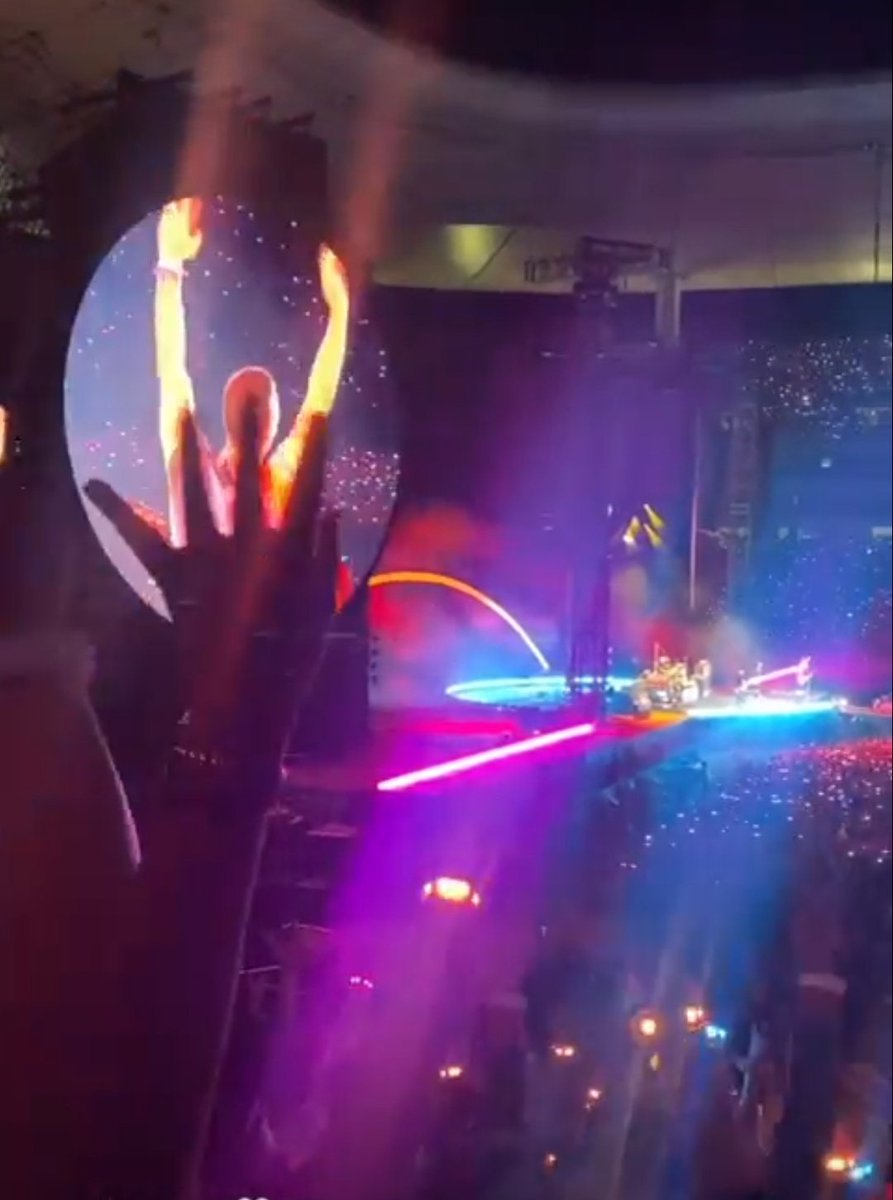 RoxaneAlejandra's tweet photo. Todavía no despierto de este sueño 😍 #Coldplay #ColdplayGuadalajara #ColdplayEnElAKRON #ColdplayGdl @coldplay los amo, que noche 💖 https://t.co/EwfX9rZTKQ
