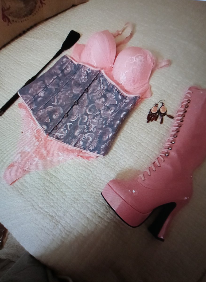 Anyone want go see me in this outfit?