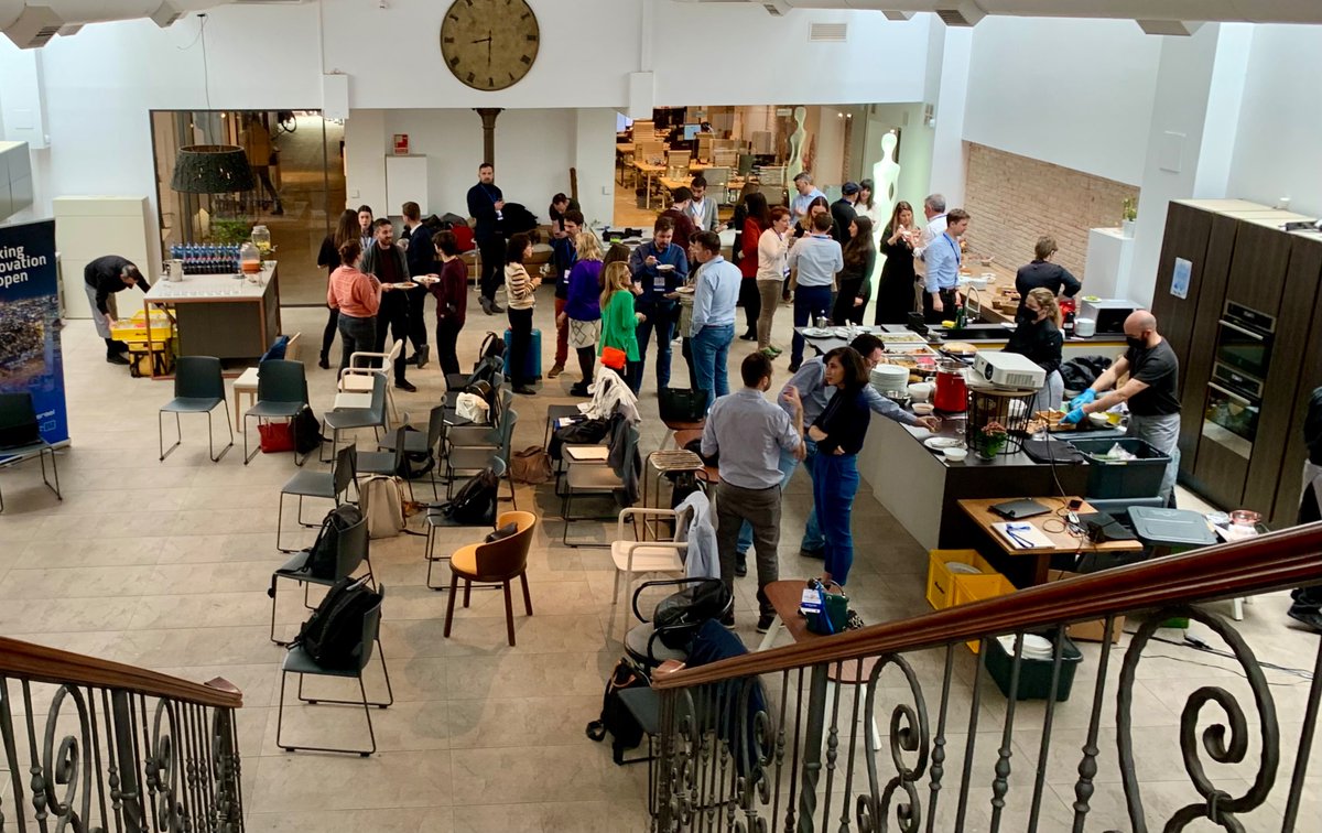 EUBIC's tweet photo. Day 2 #BarcelonaPlayground | @SmartEEsEU is present to highlight the services provided to #innovators via #digitalisation tools, solutions and a broad marketplace offering supporting cross-sectoral #innovation with #flexible and #wearable #tech.
#EUBIC @AgataPapotto https://t.co/W0ohmkkKqo