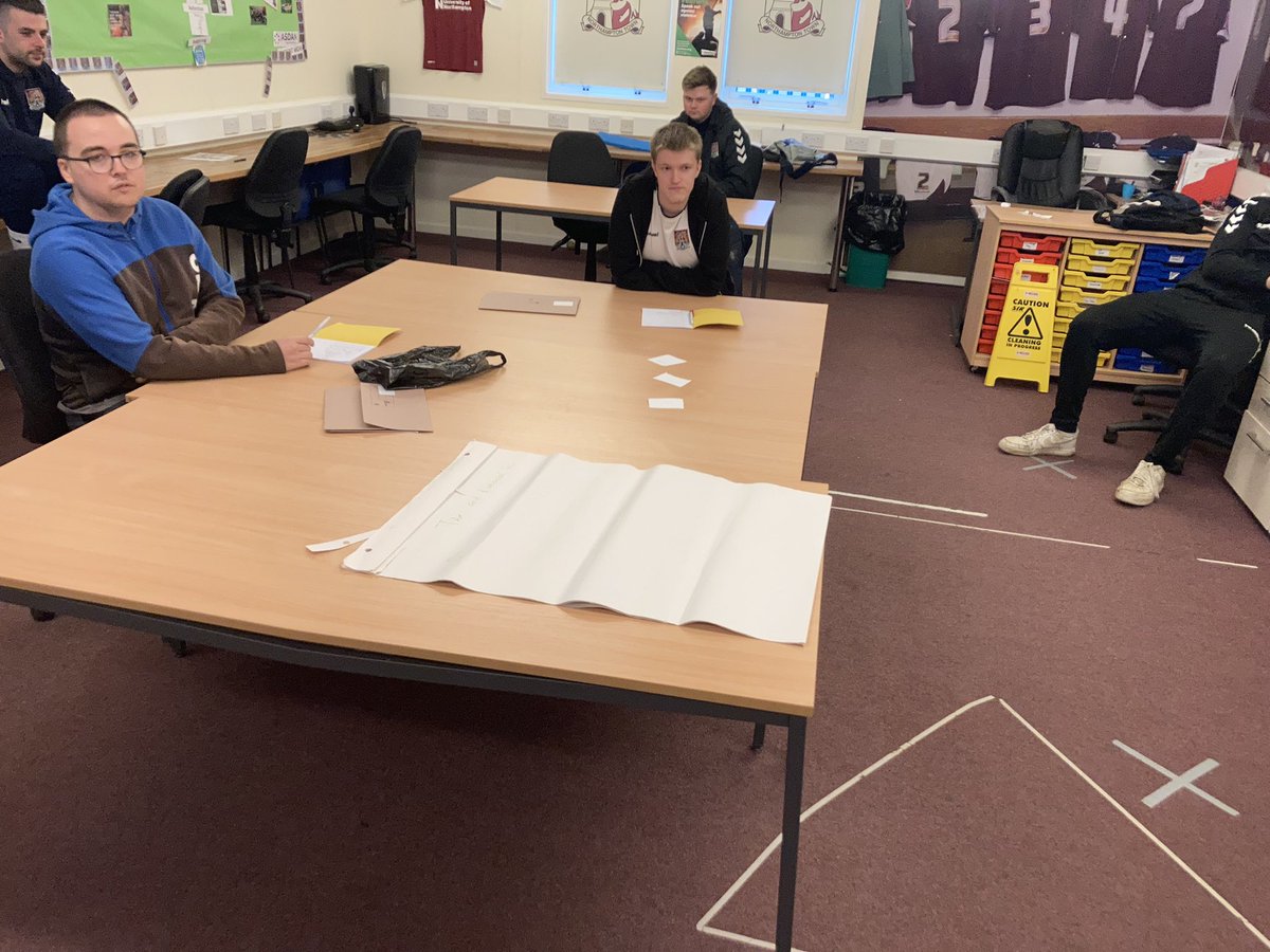 CoachCrowSBITC's tweet photo. Todays session focussing on payslips and understanding tax! Great work! 👊🏻 @NTFC_CT #Pathways4Recovery @UniNorthants https://t.co/uFTzJ5BmK1