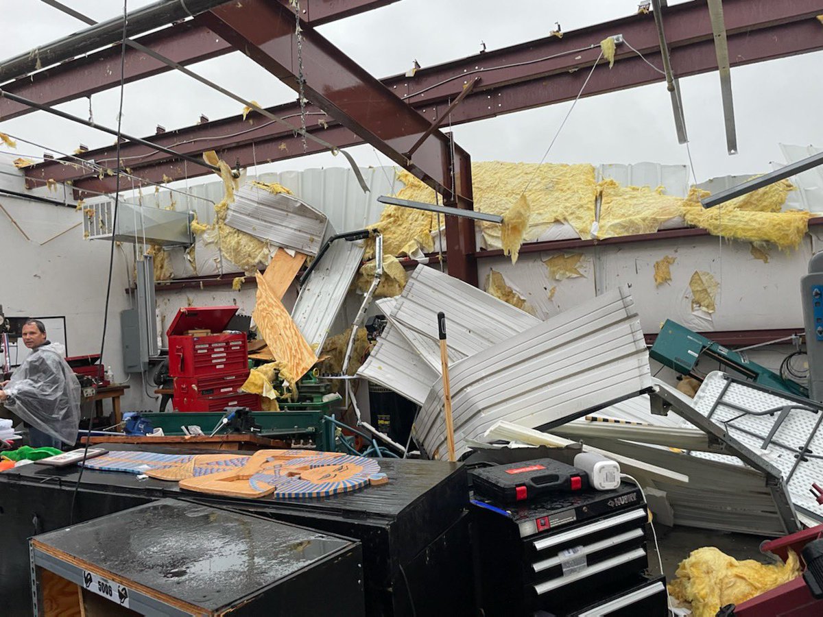 FTC8373's tweet image. Here are some pictures of our shop and game area. Unfortunately it continues to rain while we try to take inventory and find robots.