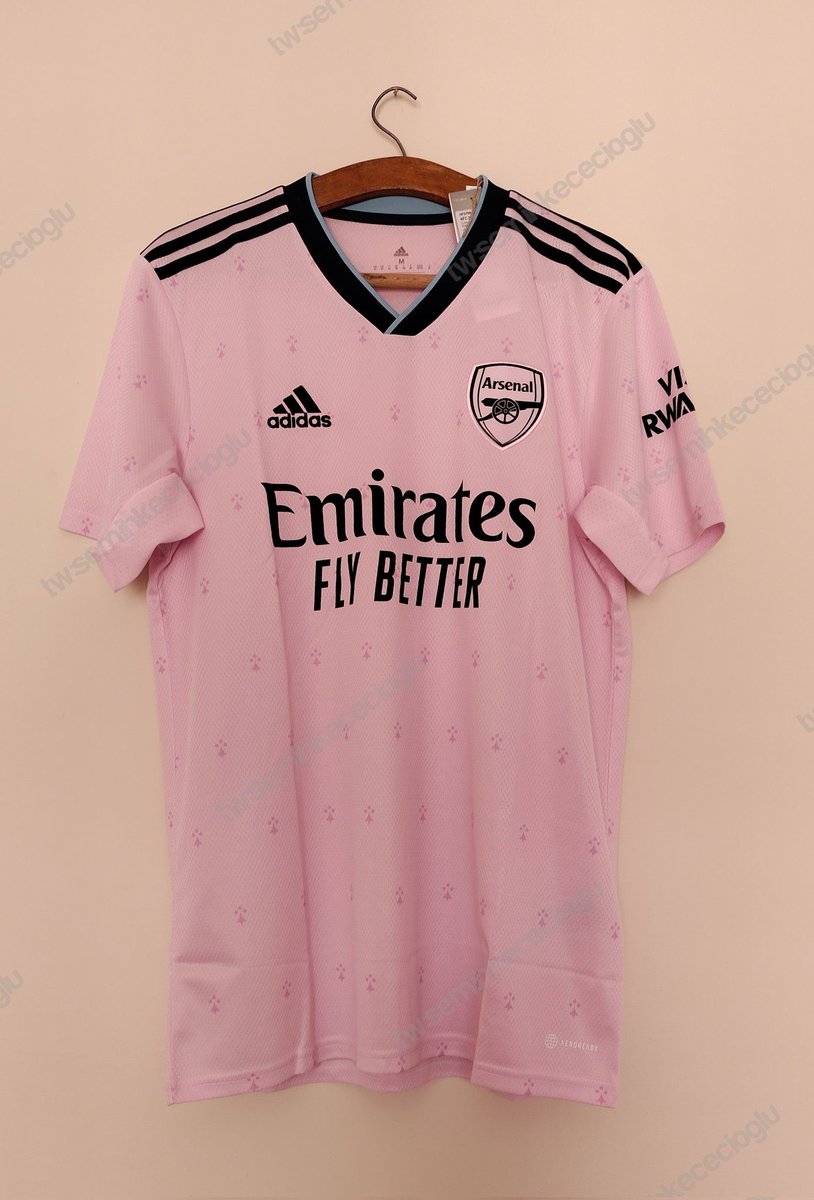 afcstuff's tweet photo. Leaked images of Arsenal’s third kit for the 2022/23 season. [@semihkececioglu] #afc https://t.co/68SjWKm5zr