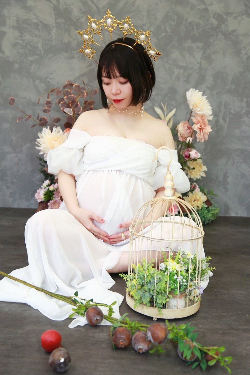 ojo_148's tweet photo. せっかくなので生まれる前に撮影してもろたのも載せちゃお
タロットの女帝をイメージしたマタニティフォト💎

撮影は結希ちゃん💙
@yu0x0makiria https://t.co/ok2wKAWyXM