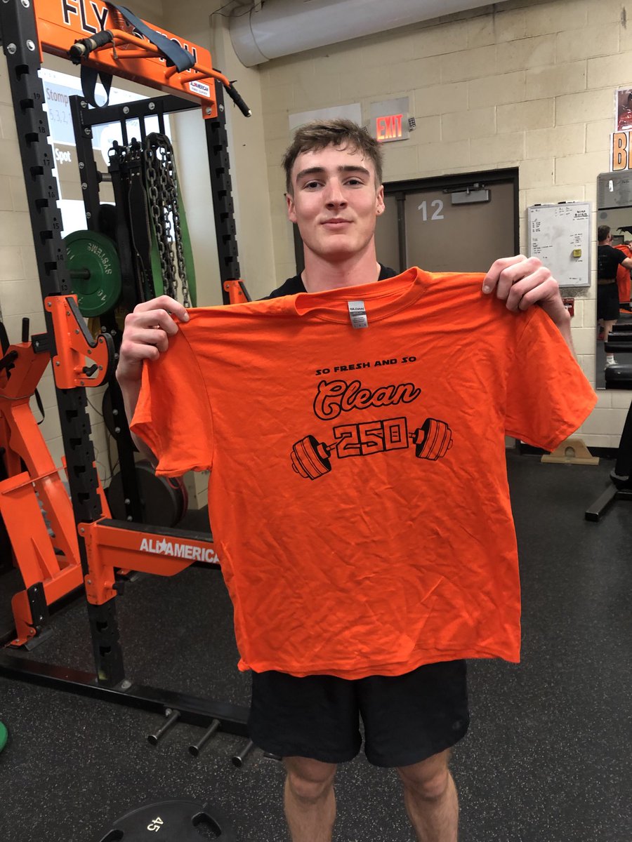 CoachFilbeck's tweet photo. Really proud of this one.  A year ago he had strength but no technique on clean at all.  He's really focused on changing things and the results are paying off.
⁦@Brock_hallmark⁩ https://t.co/8zET93TdsX
