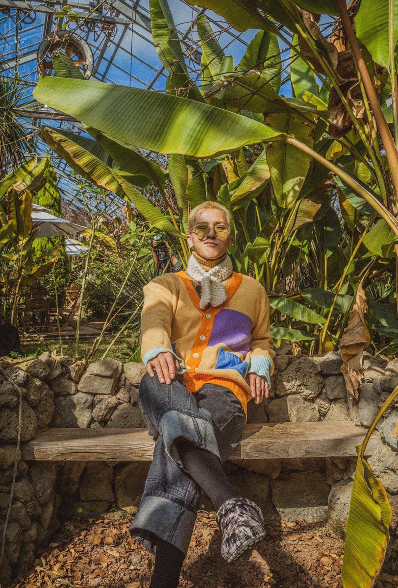 phuthuy_koi's tweet photo. BEAUTIFUL SPRING WITH MINO 🌻 
#OurBelovedMINODay
#봄의시작은MINO로오색칠해 https://t.co/DackUiynSN