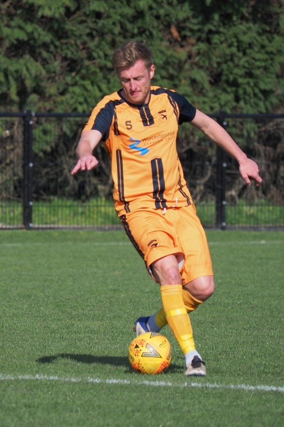 46Longmore's tweet photo. Thank you to @StourportSwifts for hosting a great game against @lichfieldcityfc last Saturday. Here is a few pics of the Swifts in action. 👏👏👏 https://t.co/Ab1XlE31aA