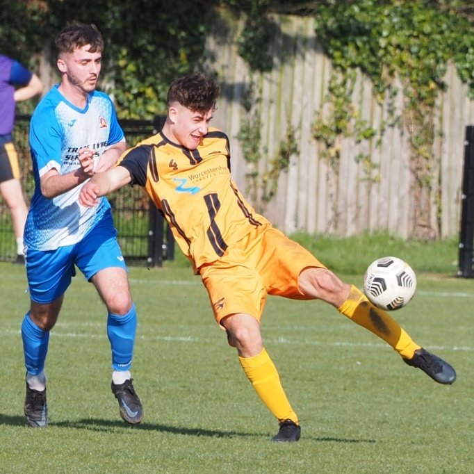 46Longmore's tweet photo. Thank you to @StourportSwifts for hosting a great game against @lichfieldcityfc last Saturday. Here is a few pics of the Swifts in action. 👏👏👏 https://t.co/Ab1XlE31aA