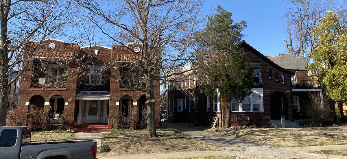 Emerging New Urbanists (@newurbanists) on Twitter photo You can’t go wrong with a good old fashioned house-scale fourplex 💫 #OKC #missingmiddlehousing <a href="/plazadistrict/">Plaza District</a> You can’t go wrong with a good old fashioned house-scale fourplex 💫 #OKC #missingmiddlehousing <a href="/plazadistrict/">Plaza District</a>
