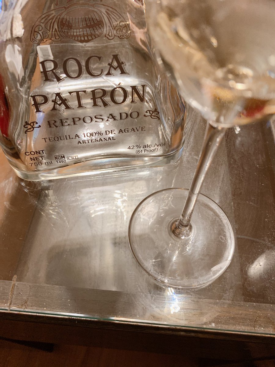 lover_premium's tweet photo. ロカパトロンのレポサド、空いちゃった💦
201杯目(1/21より)
#ロカパトロン🪨 #rocapatron #patron #本日のテキーラ https://t.co/WPZ38HsENr